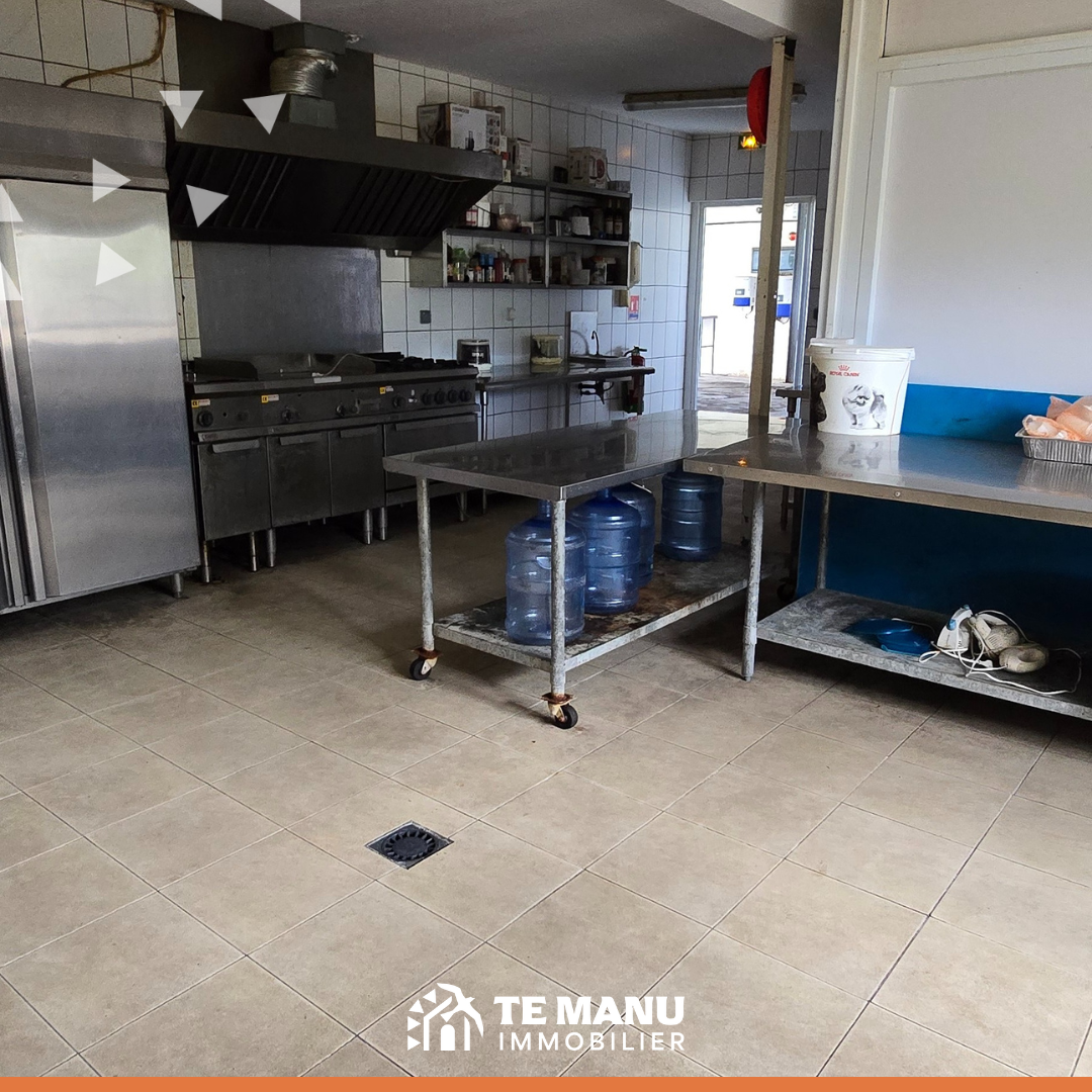 A vendre  - IMMEUBLE POLYVALENT À PUEU – Image 8